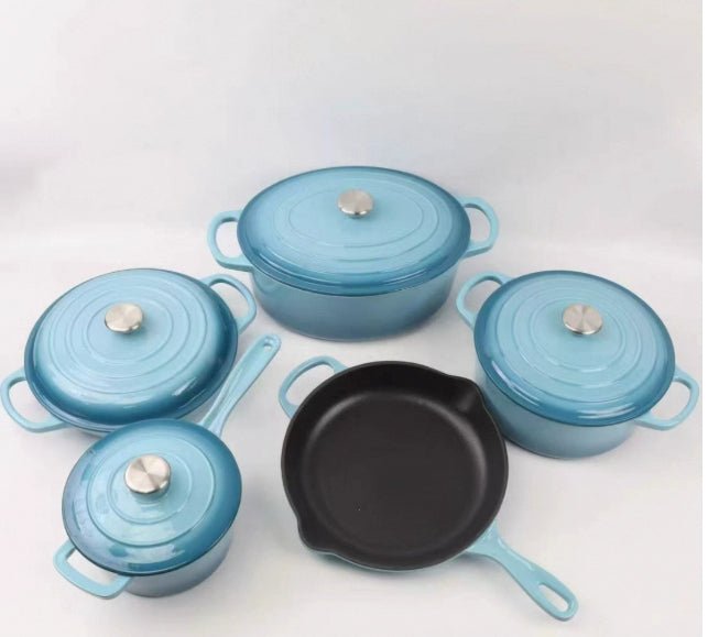 Batterie de cuisine en fonte émaillée. - cuizinezen