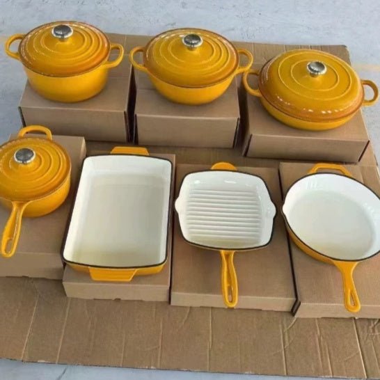 Batterie de cuisine en fonte émaillée. - cuizinezen