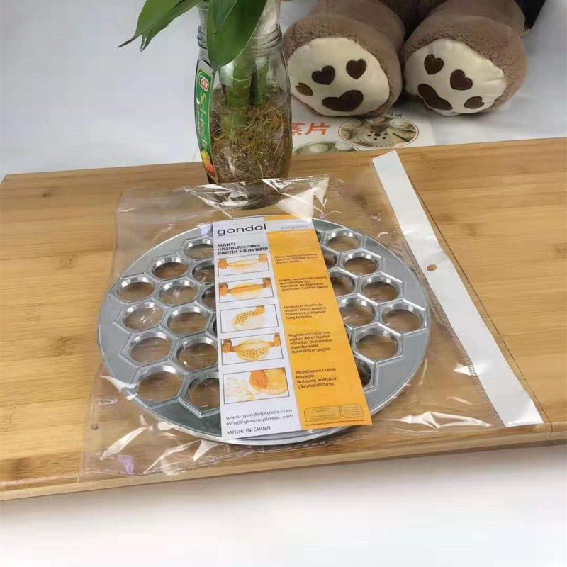 Moule à raviolis. - cuizinezen