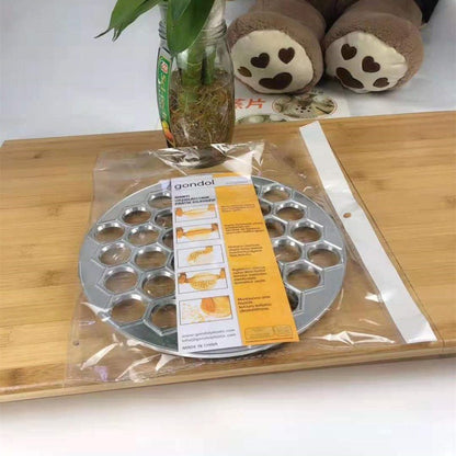 Moule à raviolis. - cuizinezen